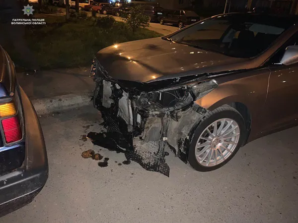 У Луцьку водій скоїв аварію, злякався і втік (фото)