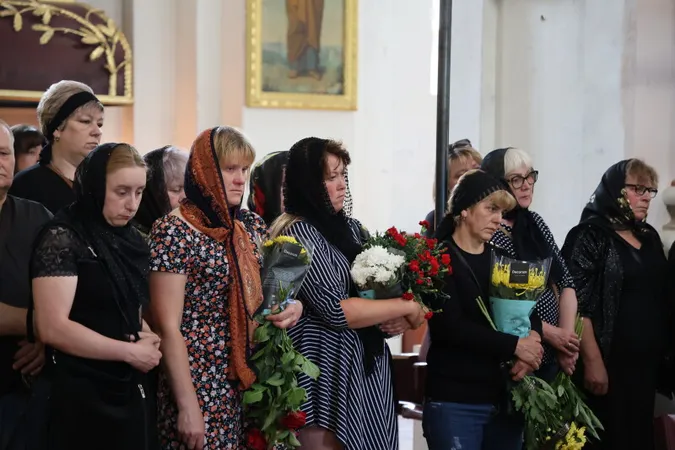 У Луцьку попрощалися із загиблим на Донеччині Віктором Степанюком (фото)