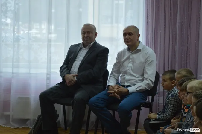 Маленьким лучанам подарунки роздавали два Миколаї (фото)
