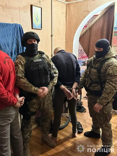 Семеро хлопців побили та зарізали безпритульну в Дніпрі (фото, відео)