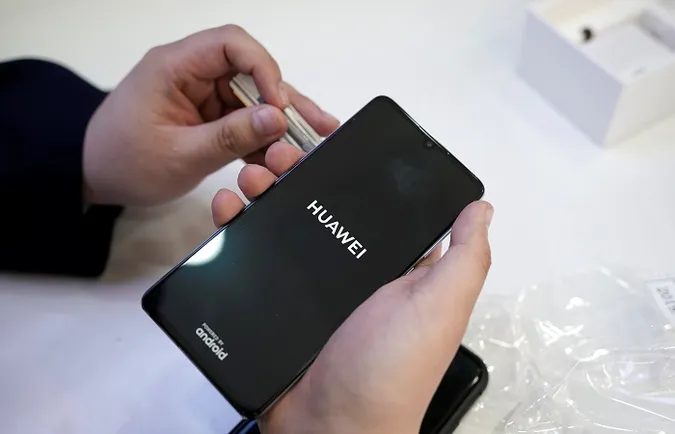Huawei і Google: чи справді залишиться ваш смартфон без оновлень та додатків (доповнено)