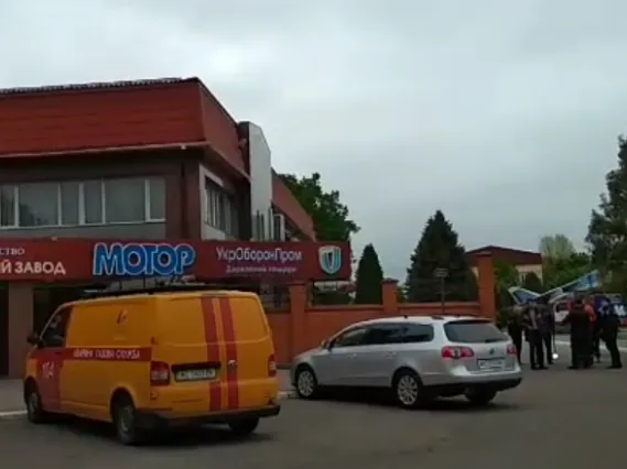 Вибухівки не знайшли: поліція про замінування заводу «Мотор»