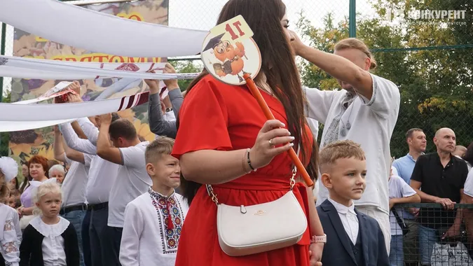 1 вересня у луцькій школі №9: як це було (фоторепортаж)