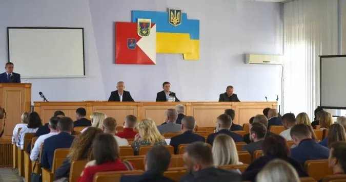 Втеча голови Луцької райради: депутат закликає чимшвидше обрати нового керівника