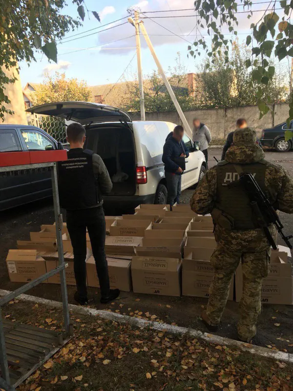 У Ковелі зупинили автомобіль із сигаретами на пів мільйона гривень (фото, відео)