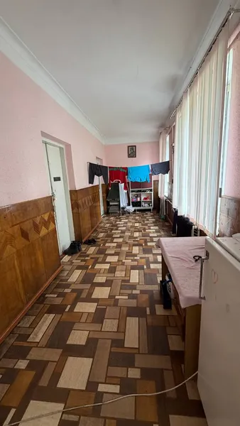 Пліснява, тріщини і зламаний котел: на Волині жахнулися станом прихистку для ВПО (фото)