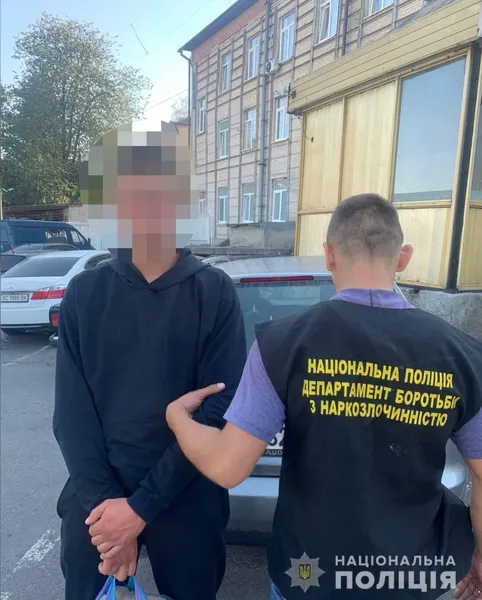 На Волині затримали трьох молодиків, які торгували амфетаміном і альфа-PVP (фото, відео)