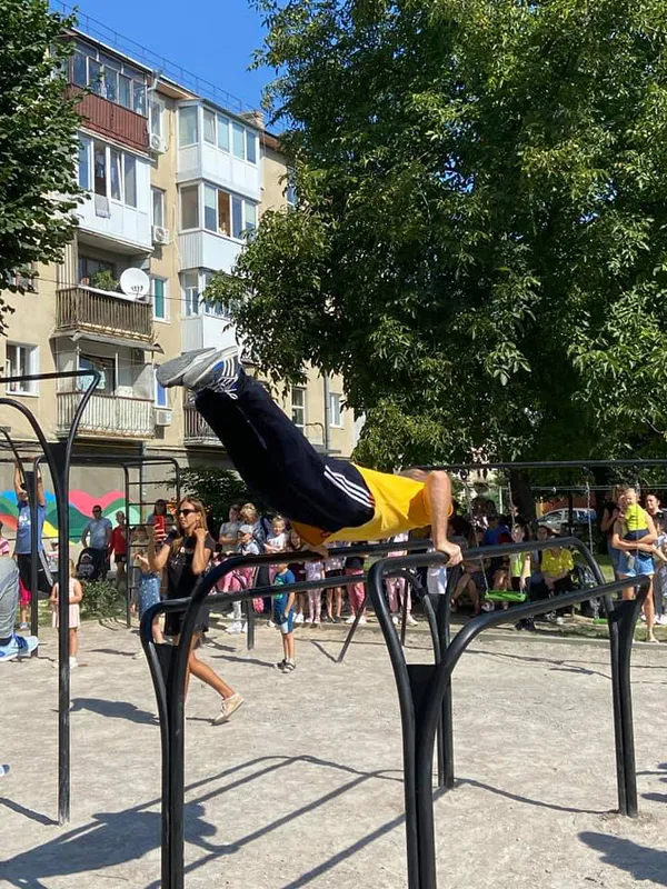 Активний Луцьк: встановлений новий спортивний майданчик (фото)