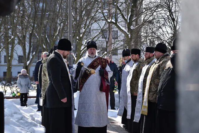 У Луцьку вшанували Героїв Небесної Сотні (фото)