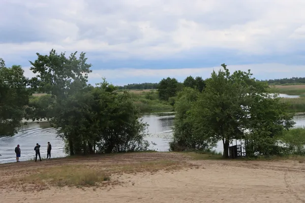 Будиночок на березі Прип’яті, прогулянки човном і риболовля: де відпочити на Волині (фото)
