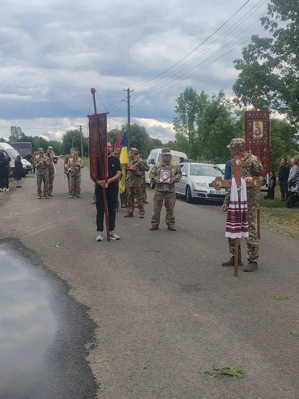 На Волині провели в останню путь полеглого воїна Олександра Ракоєдова (фото)