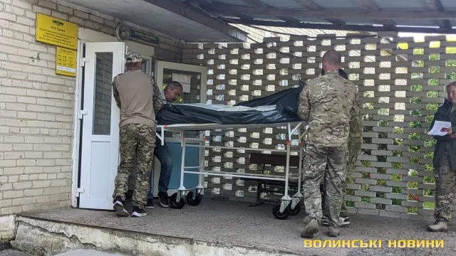 У Луцьк доставили тіла чотирьох полеглих Героїв (фото, відео)