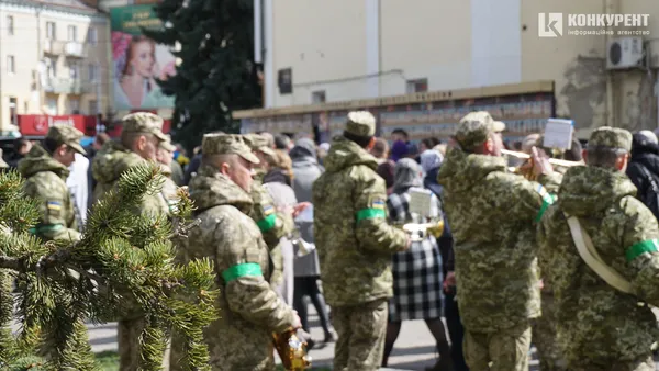 Луцьк на колінах: попрощалися з двома полеглими Героями (фото, відео)