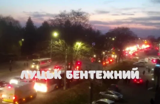 У Луцьку на Рівненській та Відродження кілометрова тягучка: що відомо (відео)