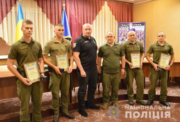 Нагородили нацгвардійців, які в Луцьку спіймали злочинця-втікача (фото)