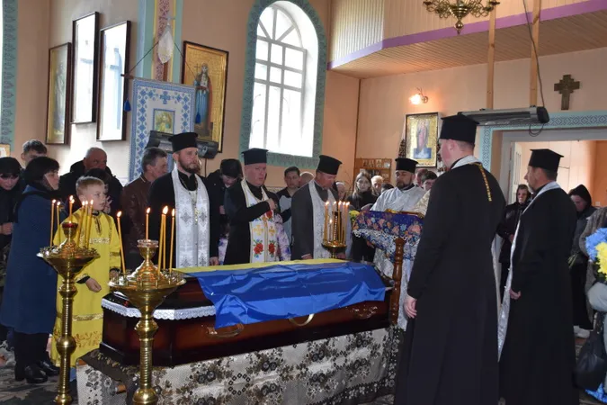 У Луцькій громаді прощалися з Героєм Петром Гайдаєм (фото)