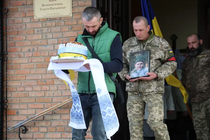 У Луцькій громаді попрощалися з загиблим на Курщині воїном Андрієм Бондарем