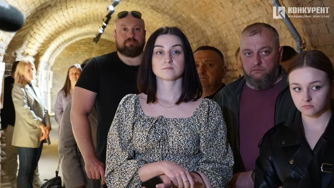 Біль та сила: у луцькому підземеллі показали картини і фото ветеранів (фоторепортаж)