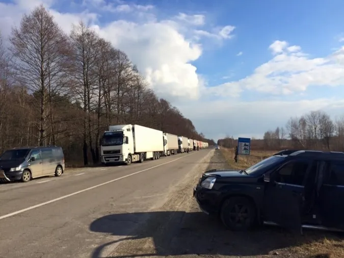Волинським активістам, що блокують російські фури, погрожували «Градами»