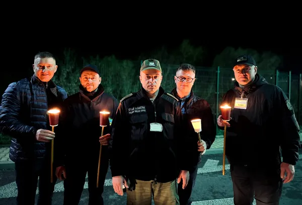 Волинські прикордонники зустріли Благодатний вогонь (фото)