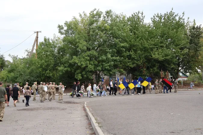 На Волині громада провела в останню путь військовослужбовця Леоніда Фищука (фото)