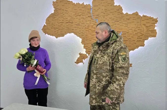 На Волині мамі загиблого Героя вручили нагороду «За мужність»