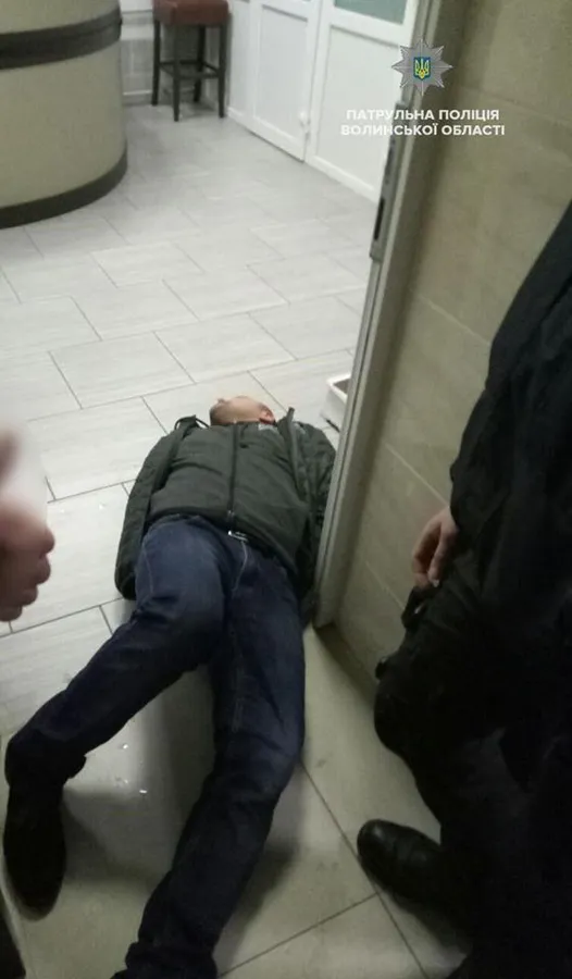 На Волині патрульні покарали п’яного чоловіка за лайку і погрози