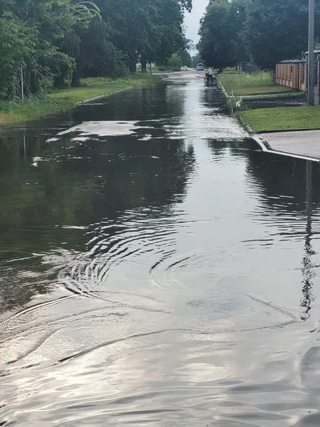 У Ківерцях після дощу вулиця пішла під воду (фото)