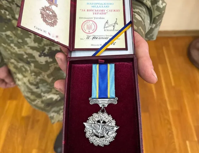 Двох волинських прикордонників нагородили медалями (фото)