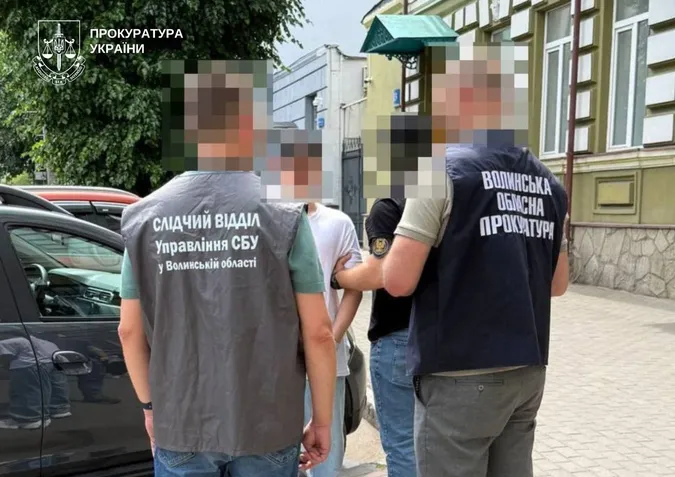 За $100 реєстрував Starlink для армії рф: на Волині судитимуть 18-річного хлопця (фото)