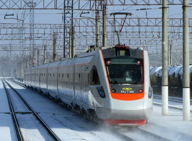 Додаткові поїзди під час зимових свят: перелік