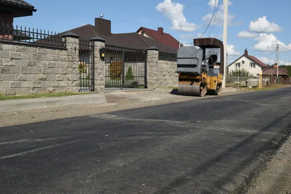 У Луцькій громаді продовжують ремонт доріг: як і де роблять (фото)
