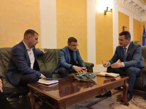 Чи буде співпраця: «СВІДОМІ» зустрілися з ректором Лесиного вишу Анатолієм Цьосем (фото)
