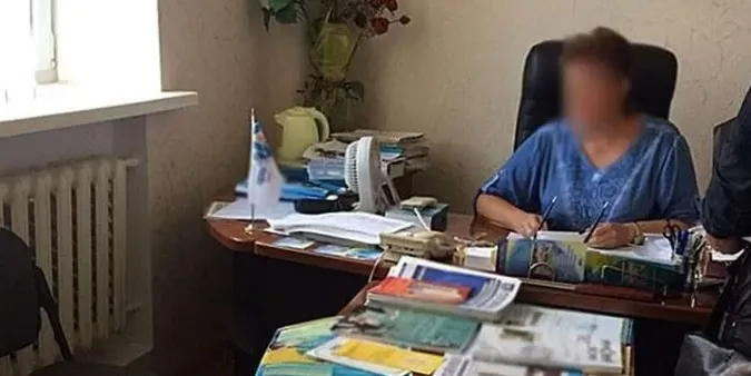 Ексдиректорка луцького коледжу, яка взяла гроші в абітурієнта, відсудила майже пів мільйона у держави