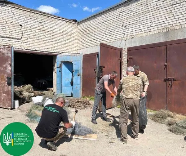 На Волині порізали-порубали 5,4 км браконьєрських сіток (фото)