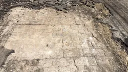 У Луцьку просять відновити стару бруківку на вулиці (фото) 