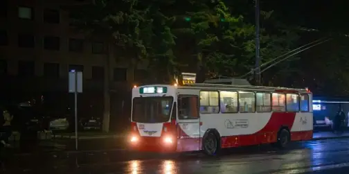 У Луцьку зафіксували раптовий виїзд унікального тролейбуса, якого давно не бачили