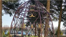 У Княгининку встановили велику ковану писанку і просять її прикрасити (фото)
