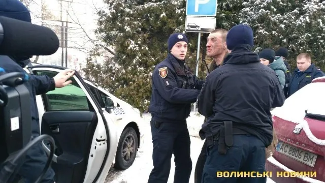 У Луцьку зловили п'янючого водія, який скоїв ДТП і втік (фото, відео)