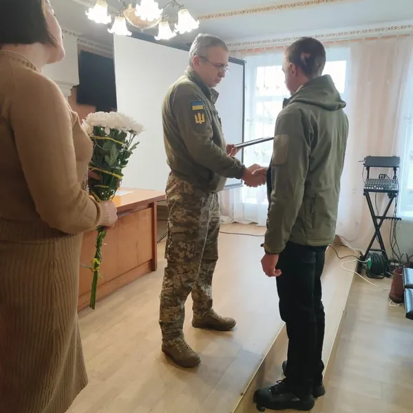 Загинув на Донеччині: рідним захисника з Волині вручили його нагороду