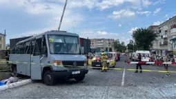 На Рівненщині потяг зіткнувся з маршруткою: є загиблі та поранені (фото)