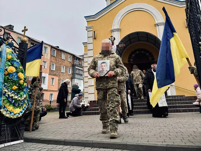 На Волині попрощалися із воїном Степаном Гученком (фото)