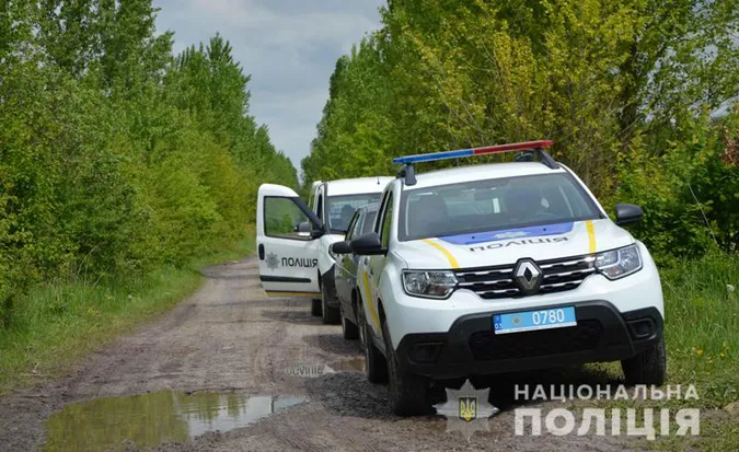 У Княгининку поліцейські з собаками шукають наркотики (фото)
