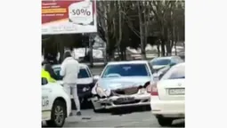 Значні механічні ушкодження: у Луцьку – ДТП на Молоді (відео)