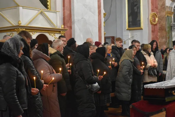 У Луцьку провели в останню дорогу Героя Юрія Смикала (фото)