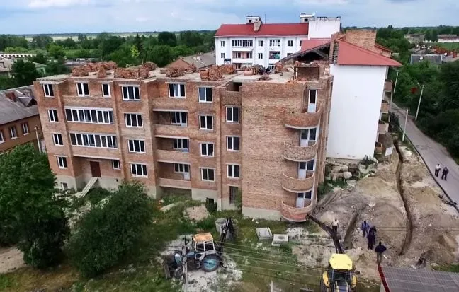 Довгобуд для військових у Володимирі почали активно добудовувати (відео)