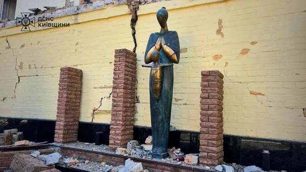 Палали будинки, ринок і музеї: який вигляд має Київ після масованої атаки РФ (фото)