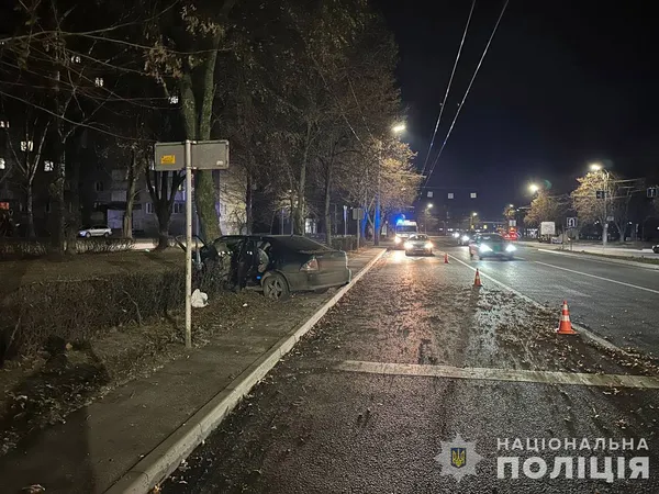 В моторошній аварії на Соборності у Луцьку постраждав 18-річний водій «лексуса» (фото)