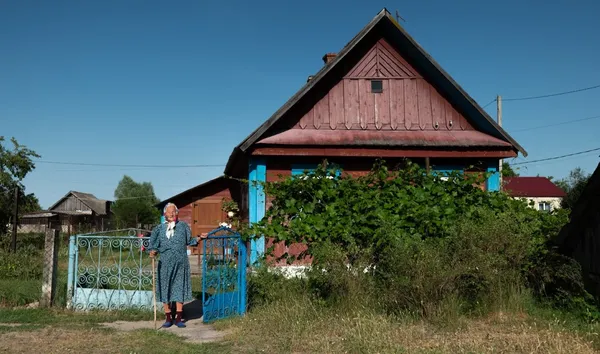 «Живий голос русалок і мавок»: на Поліссі мешкає 90-річна співачка, що зберігає тисячолітні пісні (фото)