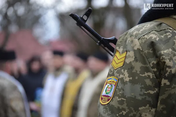 Луцьк сумує: місто вшановує пам’ять Героїв (фото, відео)